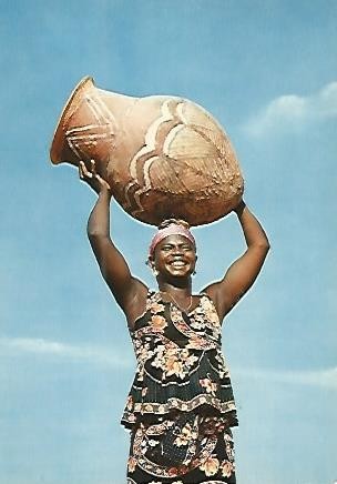 Postal 53499: Mujer con anfora