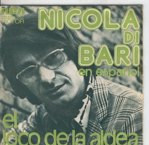 Disco de 45 r.p.m: Nicola di Bari en español: El loco de la aldea y Muchachita