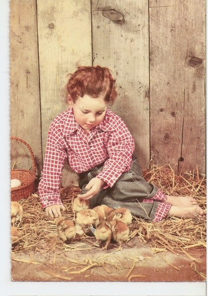 Postal 046915 : Niña jugando