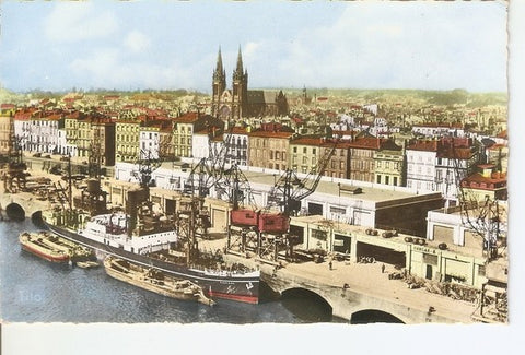 Postal 046919 : Port autonome de Bordeaux Façade du Quai des Chartrons. LEglise Saint-Louis