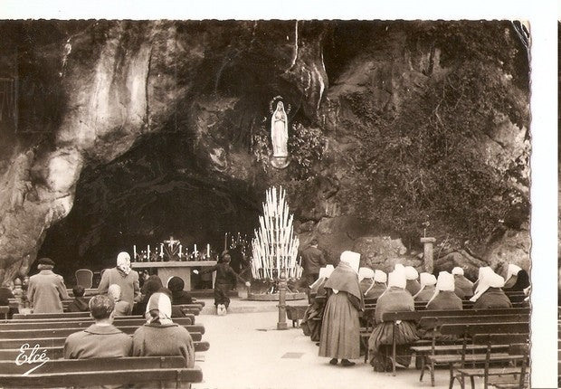 Postal 046920 : Lourdes (Hautes-Pyrenees). La Grotte Miraculeuse