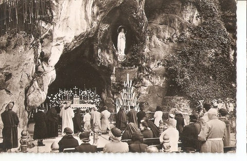 Postal 046921 : Lourdes. La Grotte Miraculeuse