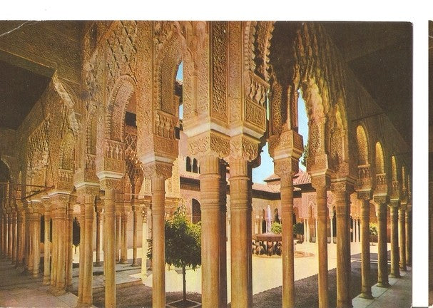 Postal 047370 : Granada. Alhambra. Vista parcial y Patio de los Leones