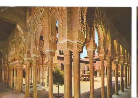 Postal 047370 : Granada. Alhambra. Vista parcial y Patio de los Leones