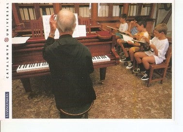 Postal 047794 : Montserrat. Ensayo de la Escolania en el interior del santuario. Lavanguardia Catalunya Universal