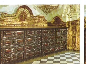Postal 047932 : Granada (La Cartuja). Un Mueble
