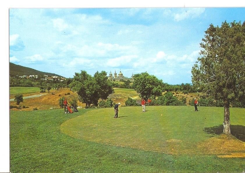 Postal 035096 : El Escorial. Campo de Golf, al fondo el Monasterio