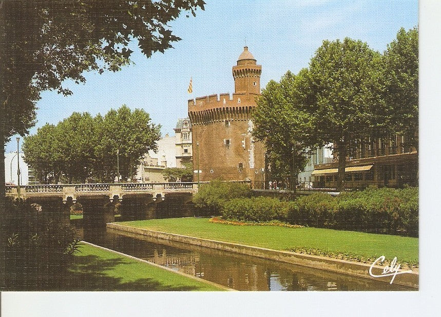 Postal 031102 : Perpignan. Le Castillet