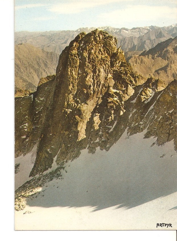 Postal 041677 : Hautes Pyrennes. Route des Lacs. Pic de Ramougn vu du Neouvielle