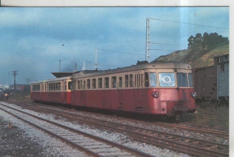 Postal 000318: Tren Automotor termico serie MDA numero 13 de los ferrocarriles Cantabricos