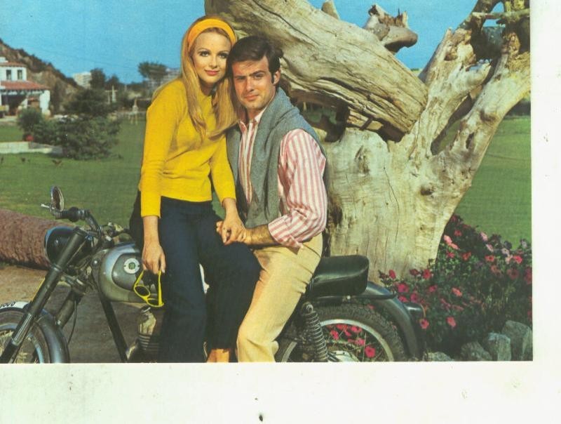 Postal 014424: Pareja romantica en moto
