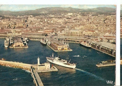 Postal 044689 : Marseille. Vue aerienne de lentree du Bassin de la Joliette et la Cathedrale