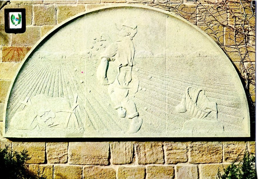 Postal 016479: BARCELONA - Relieve del Bon Sembrador Iglesia parroquial de Folgueroles MANOLO HUGUE