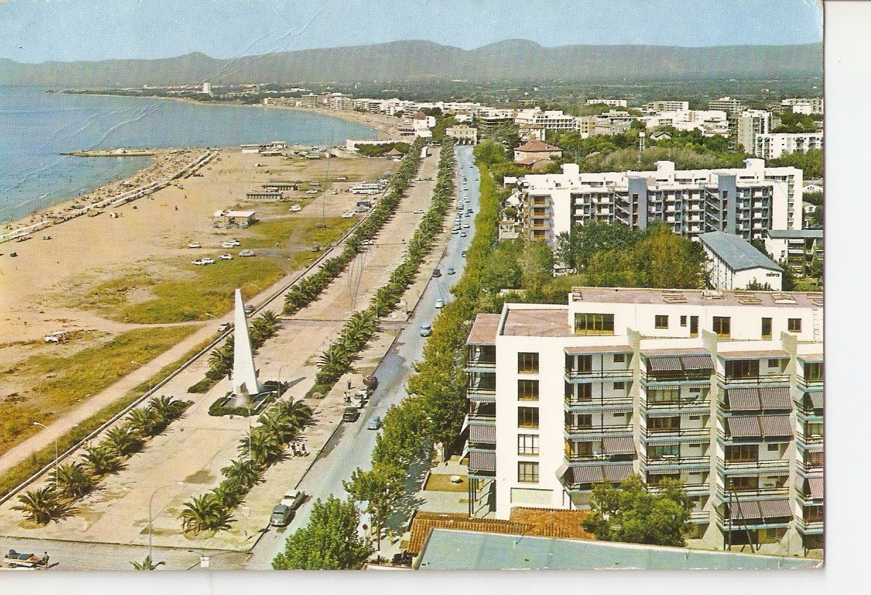 Postal 037895 : Salou (Tarragona). Paseo Jaime I al fondo la playa