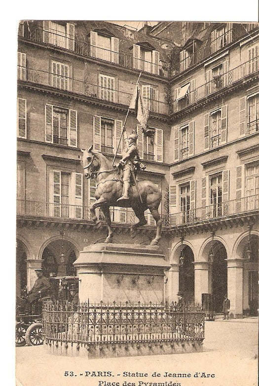 Postal 027621 : Paris - Statue de Jeanne dArc, Place des Pyramides