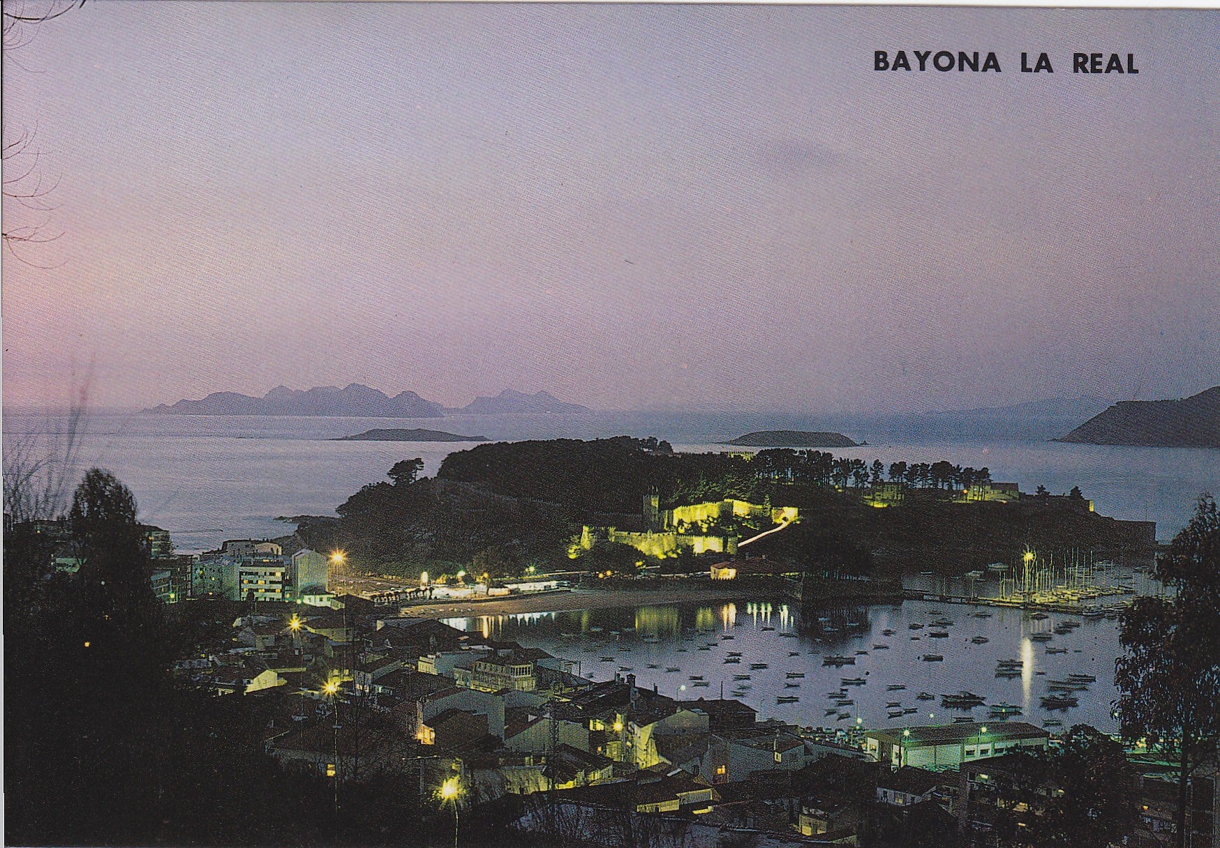 Postal 60792: Visita nocturna. Bayona la real (Pontevedra)