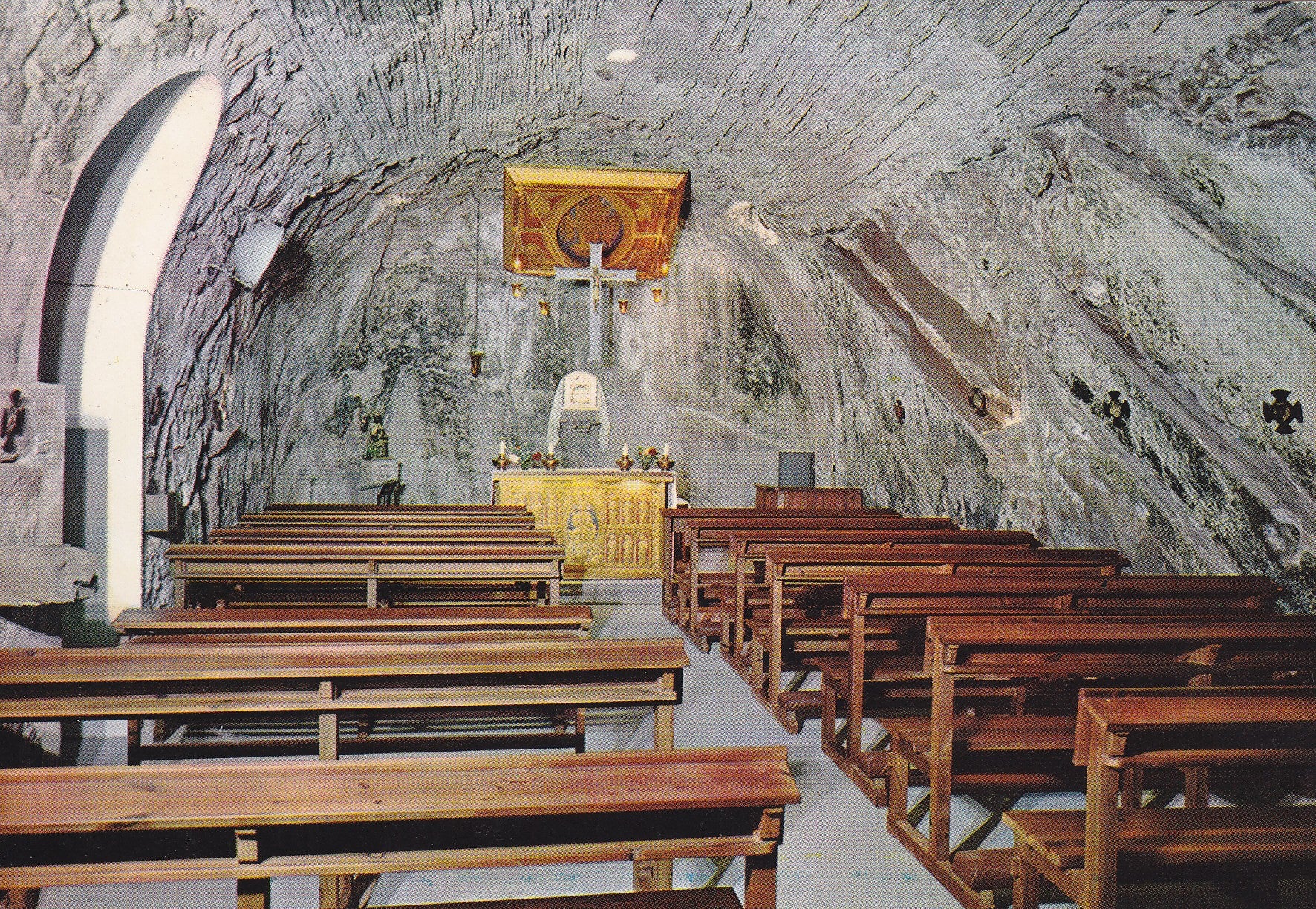 Postal 60807:  capilla del castillo de Corbera.