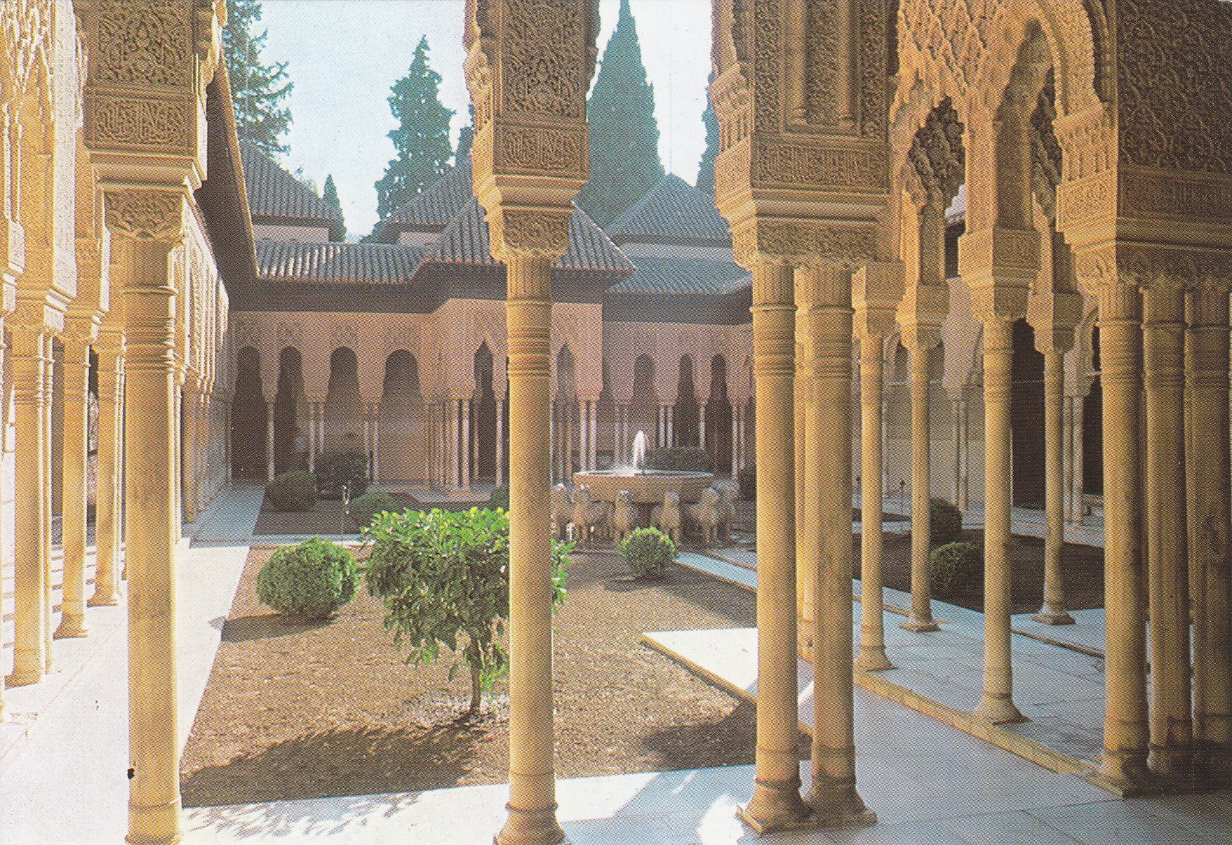 Postal 61009: Patio de los leones. Alhambra (Granada)