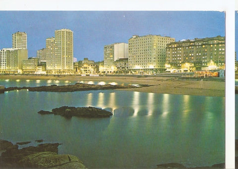 Postal 045942 : La Coruña. Playa de Riazor. Nocturna