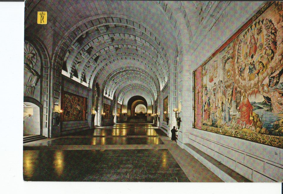 Postal 017045: SANTA CRUZ DEL VALLE DE LOS CAIDOS - Cripta Basilica y Nave Central