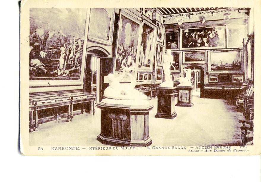 Postal 016458: NARBONE - Interior du musee  La Grande Salle