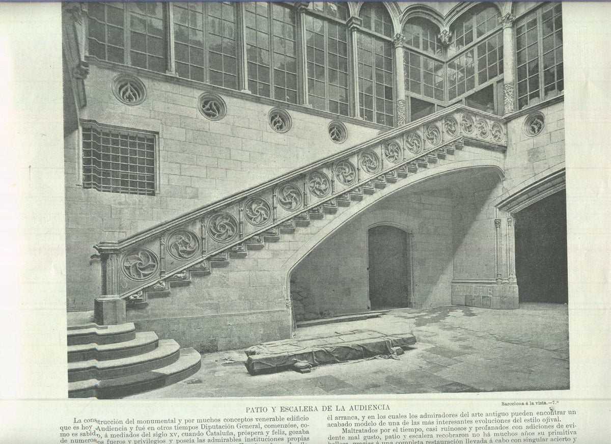 Lamina 113: Patio y escalera del Audiencia