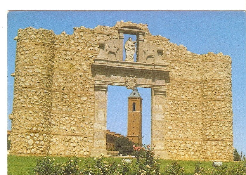 Postal 046425 : Ciudad Real. Puerta de Sta. Maria al fondo Seminario