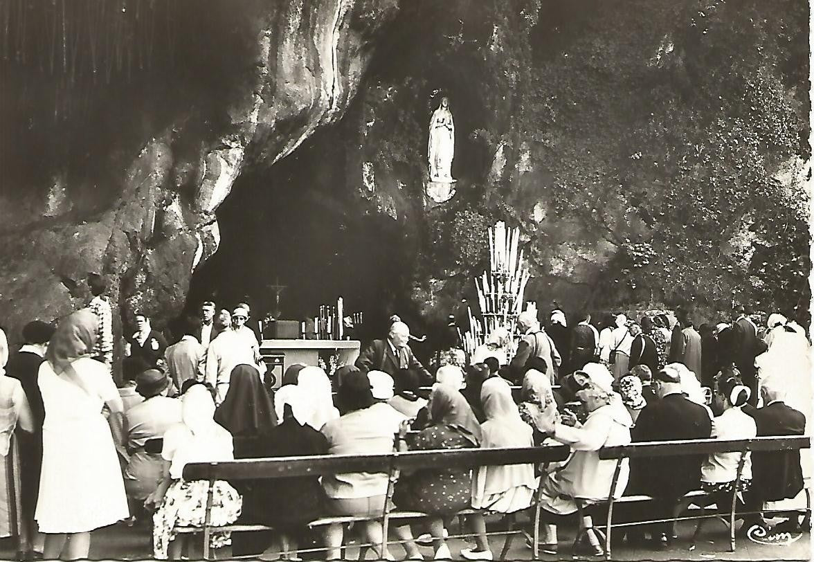 Postal 51173: LOURDES - Interior gruta
