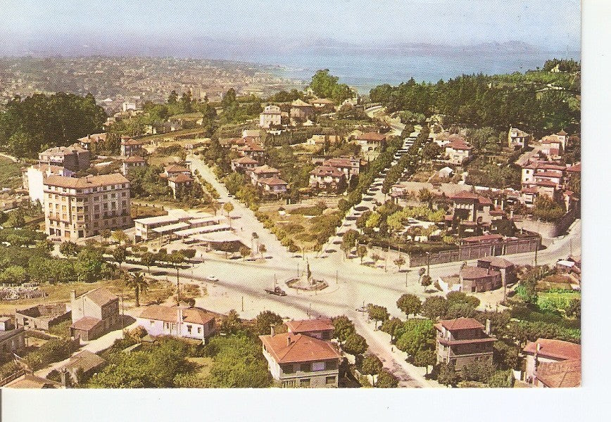 Postal 023682 : Plaza de España y subida del Castro. Vigo