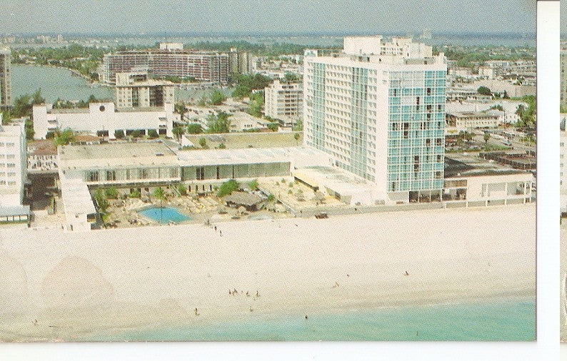 Postal 045696 : Carillon beach A Doral Hotel / Miami Beach