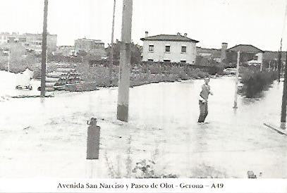 POSTAL 55076: Gerona. Avenida Sant Narcis. Inundacion 9 marzo 1965
