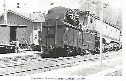 POSTAL 55261: Tren de mercancias y pasajeros. Camallera 1964