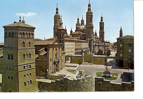 Postal 028166 : Zaragoza monumental, Torreon de la Zuda, murallas y Templo del Pilar