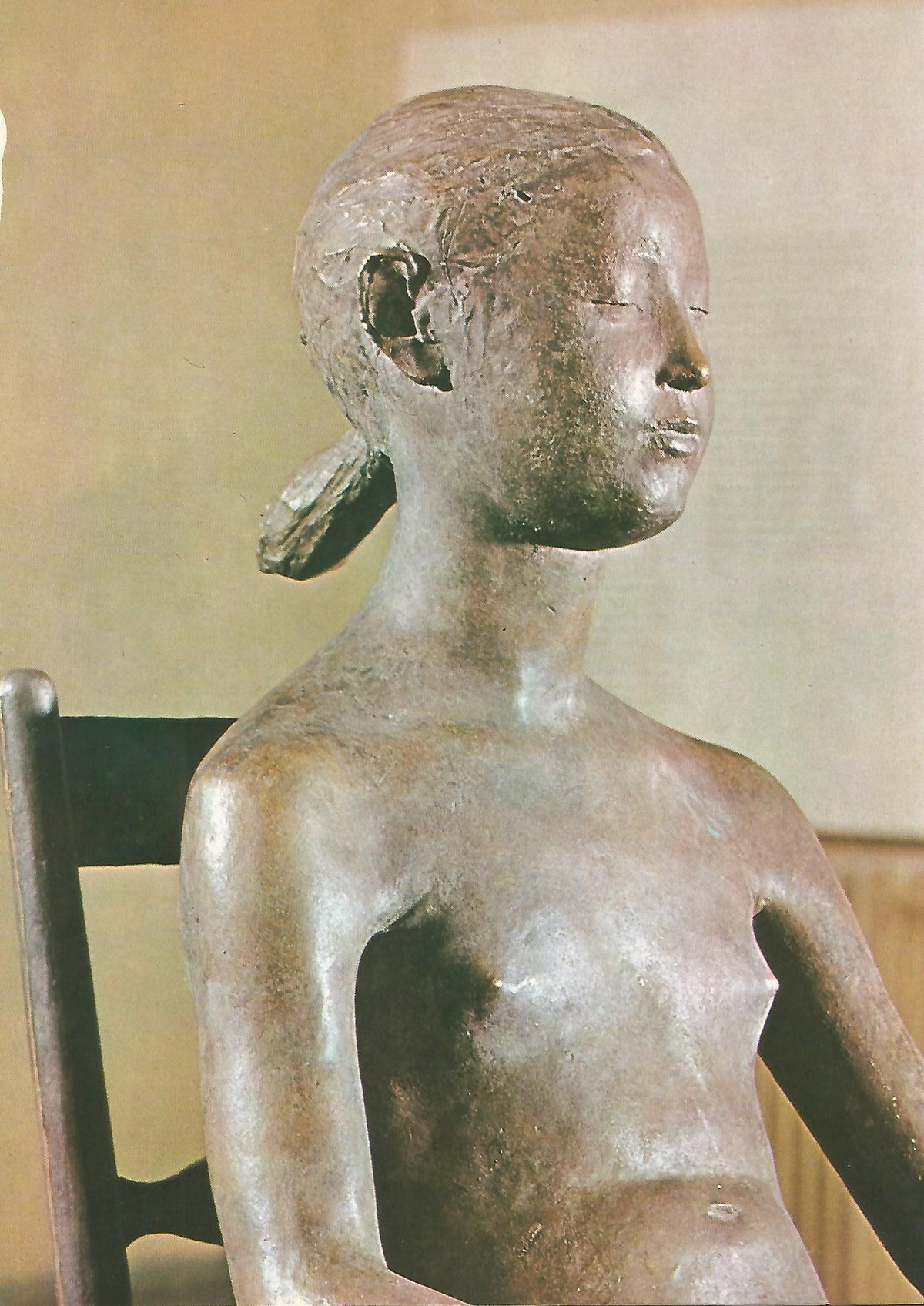 Lamina 136: Giacomo Manzu: Muchacha sentada