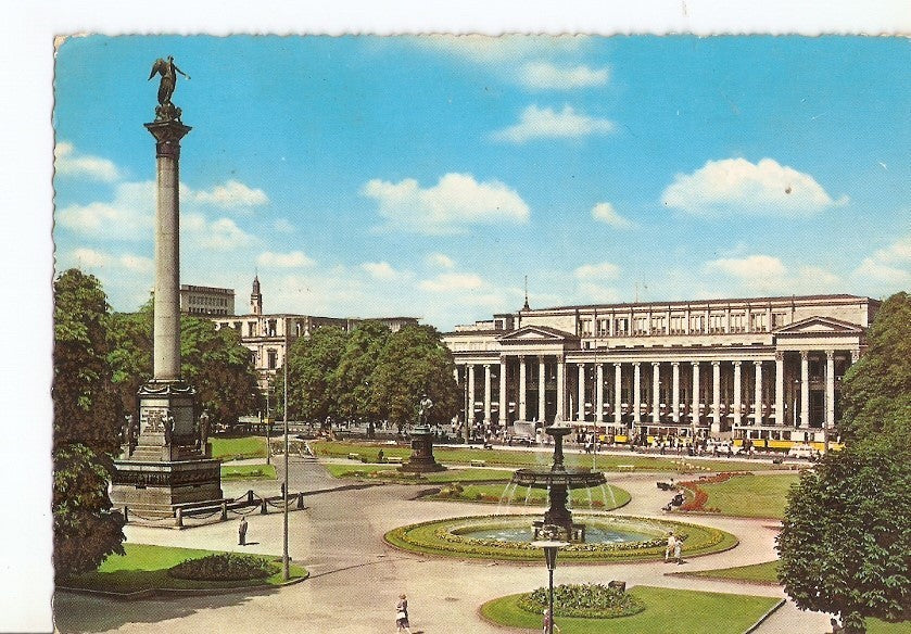Postal 033578 : Stuttgart Schlossplatz mit Siegessaule und Konigsbau