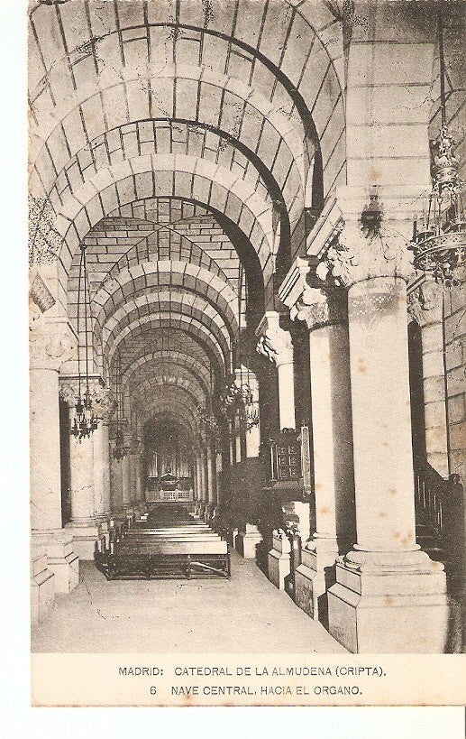 Postal 036551 : Madrid: Catedral de la Almudena (Cripta) Nave Central hacia el organo