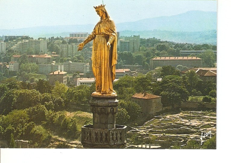 Postal 022228 : Lyon- fourviere (Rhône). La Vierge doree et les Theâtres antiques