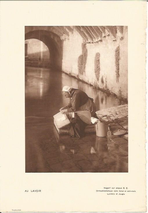 LAMINA 2352: Au Lavoir