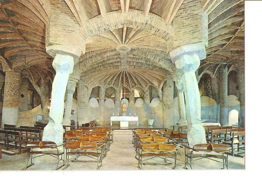 Postal 028397 : Santa Coloma de Cervello. Cripta de la Colonia Güell; interior (Gaudi)