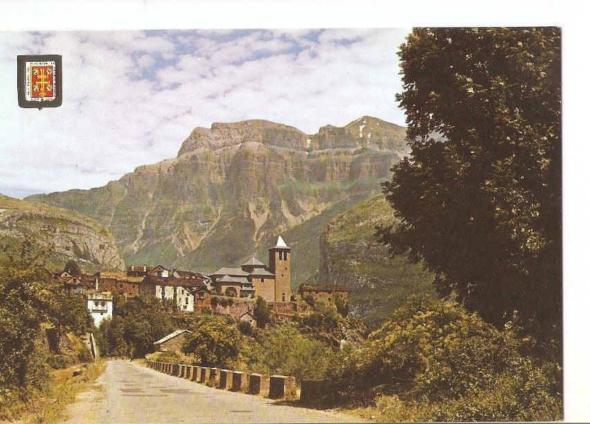 Postal 030880 : Valle de Broto. Torla. Vista parcial al fondo Mondarruego