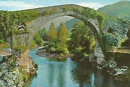 POSTAL 55661: CANGAS DE ONIS. Puente romano