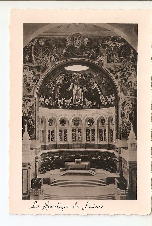 Postal 035780 : La Basilique de Lisieux Arc Triomphal et Choeur
