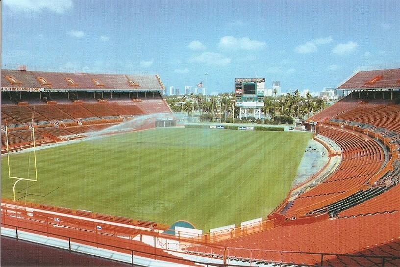 Postal 025511 : Miami - USA. Orange Bowl
