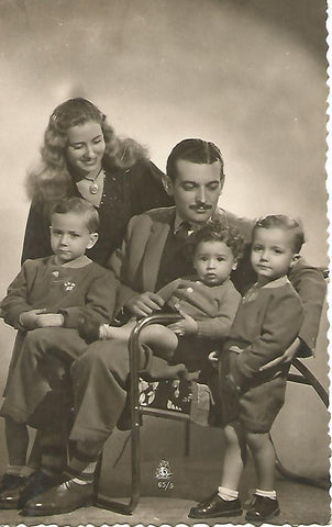 Postal 52279: Familia