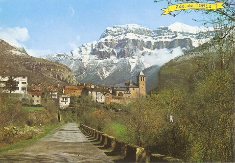 Postal 048893 : Alto Aragon (Huesca). Torla - Ordesa. Al fondo Mondarruego