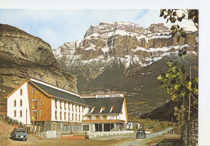 Postal 032372 : Pirineo Aragones (huesca). Ordesa Hotel. Ordesa y Mondarruego al fondo