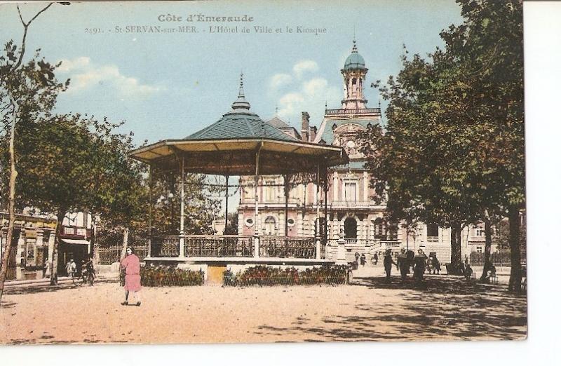 Postal 027328 : St-Servan-sur-Mer. LHôtel de Ville et le kiosque. Côte dEmeraude
