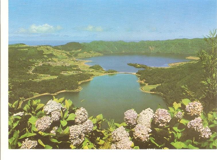 Postal 050328 : S. Miguel - Açores. Sete cidades - The Green and Blue Lakes