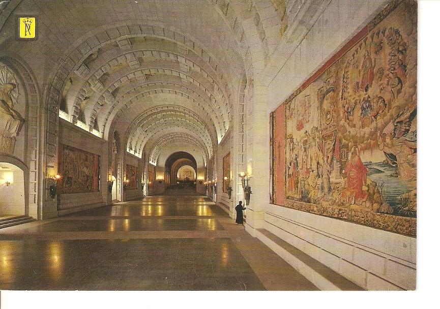 Postal 031126 : Santa Cruz del Valle de los Caidos. Cripta-Basilica Nave central