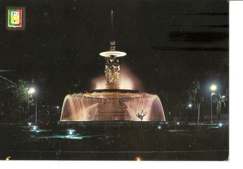 Postal 035353 : Malaga. Fuente del Parque. Vista nocturna
